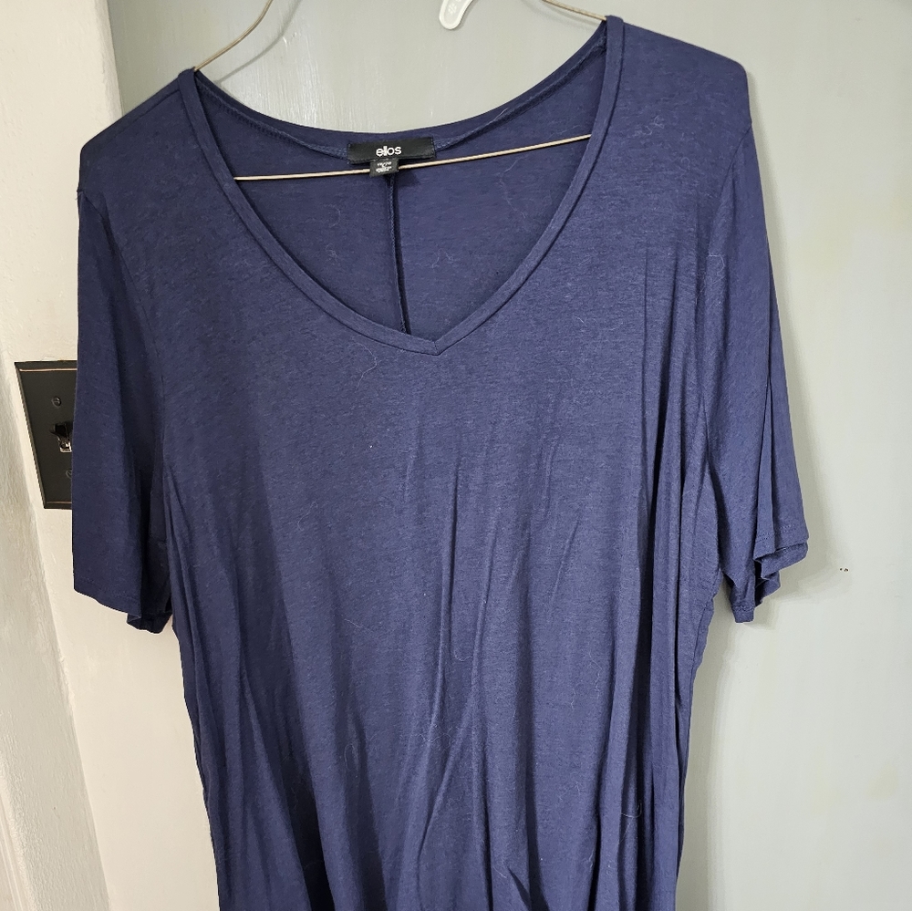 Navy blue tshirt